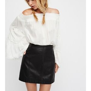 Free people Modern Femme Vegan mini skirt sz 0 XS